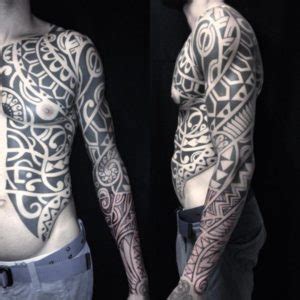 Tatouage tribal : 50 idées et photos sublimes